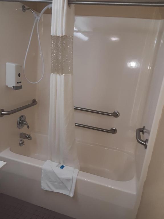 Room image 5